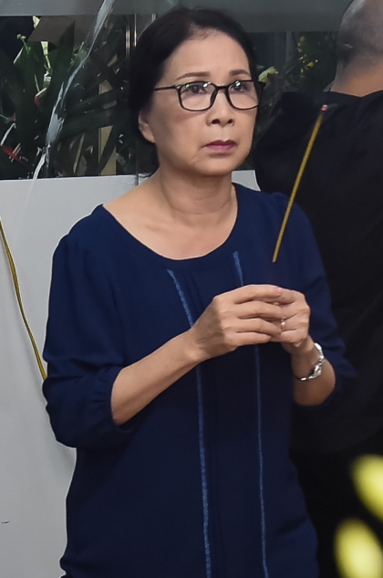 Võ Tòng, bé An của Đất Phương Nam viếng nghệ sĩ Nguyễn Hậu